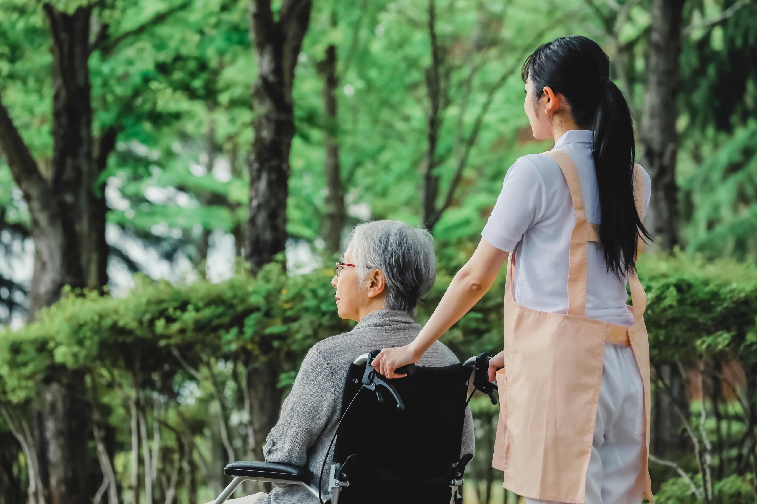 Take care of the elderly in wheelchairs