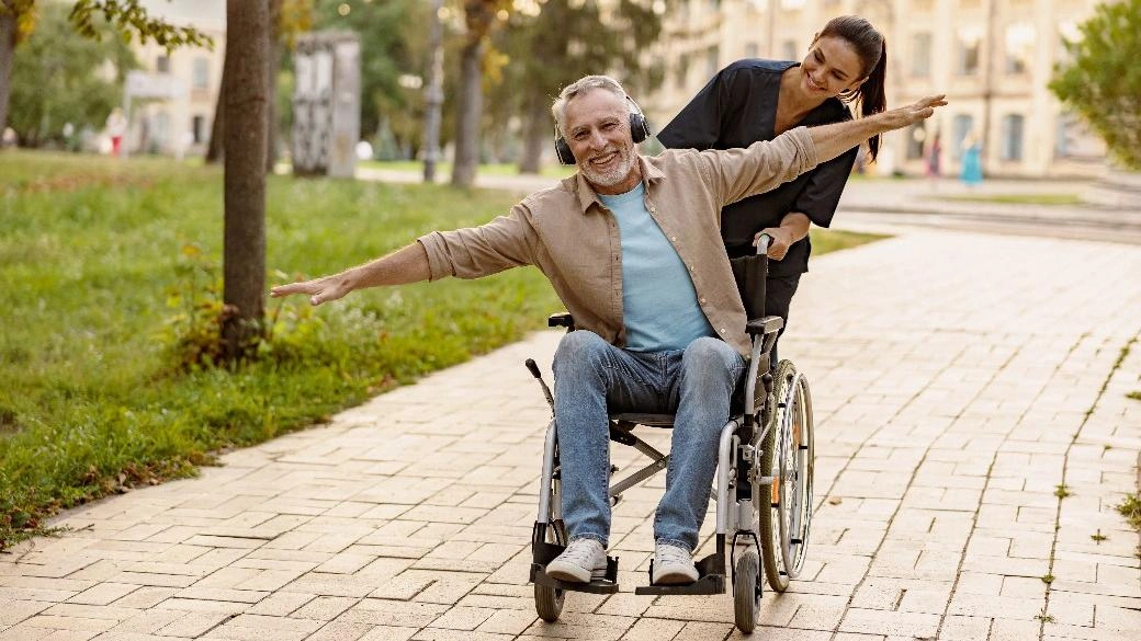 Outdoor usage-INTCO wheelchair let you enjoy daily life