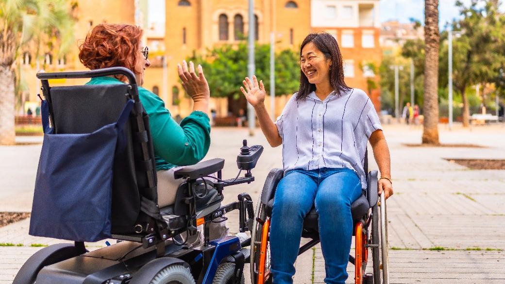 Happy Life-High-end wheelchairs let you make friends